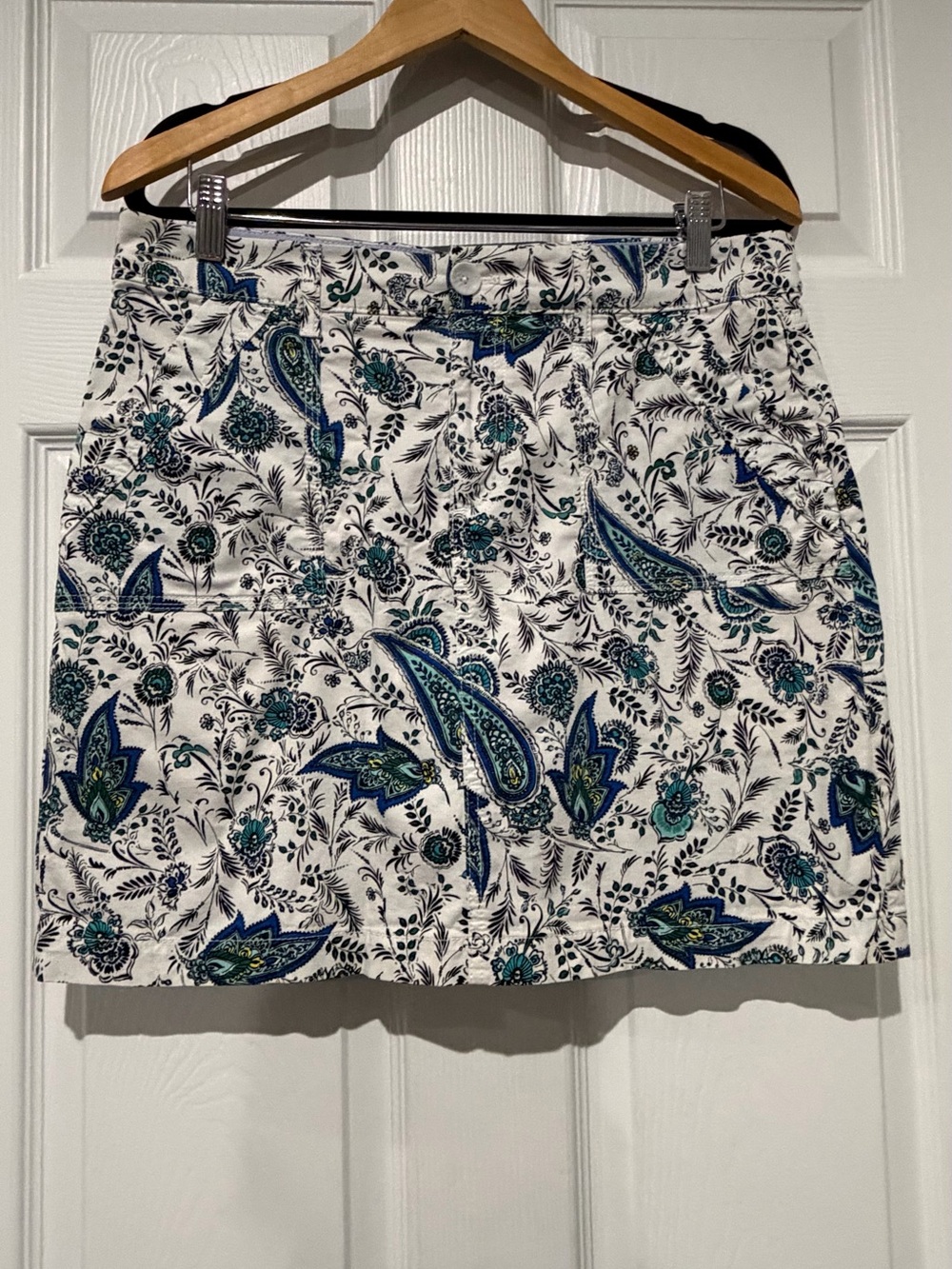 croft & barrow White Mini Skirt with Blue and Teal Paisley Print